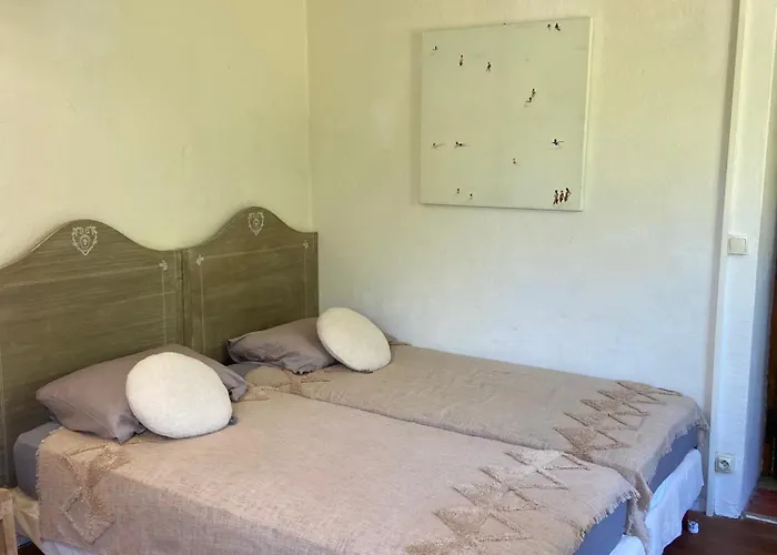 Les Rosiers - Eglantine Bed & Breakfast *