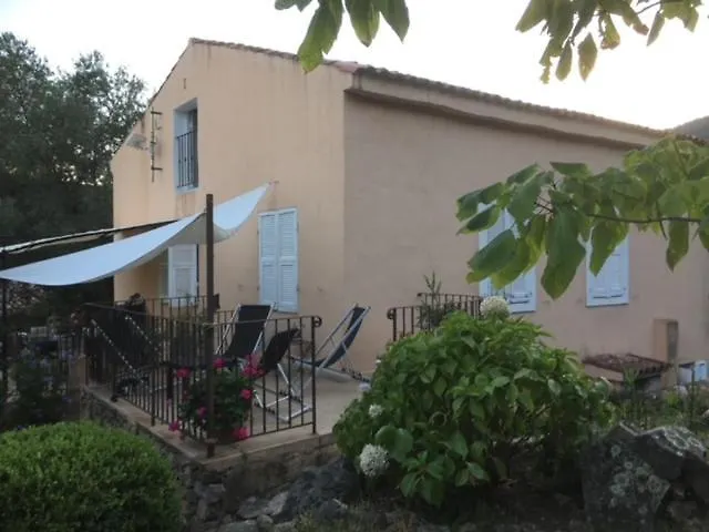 Couette-café - Les Rosiers - Corse - Eglantine