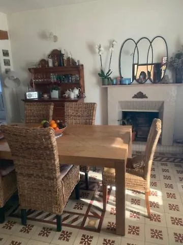 Les Rosiers - Eglantine Bed & Breakfast *